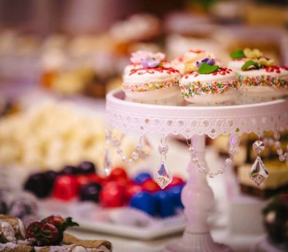 prajitui-colorate-candy-bar-nunta-cluj-2018