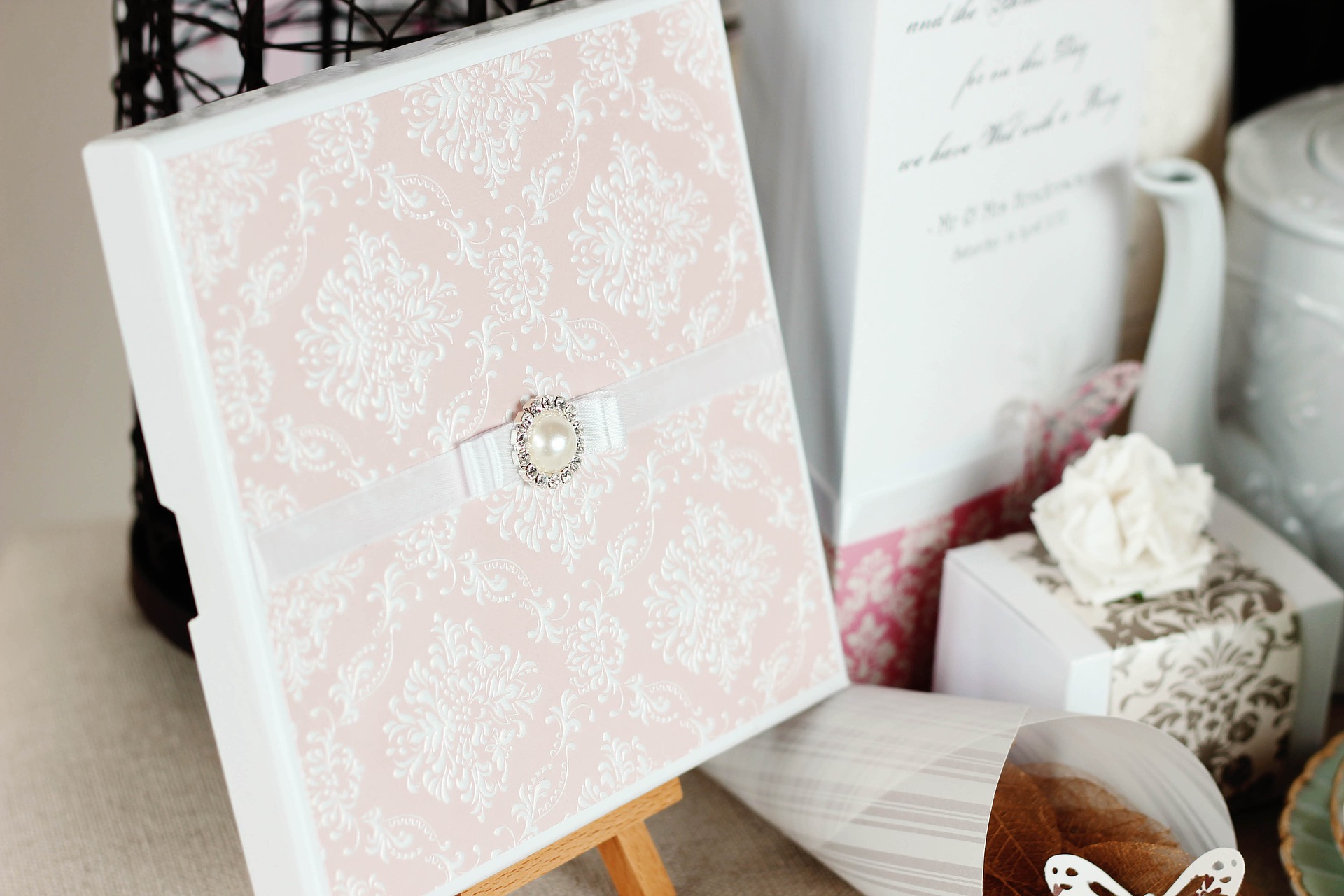 wedding-invitations-3392698_1920